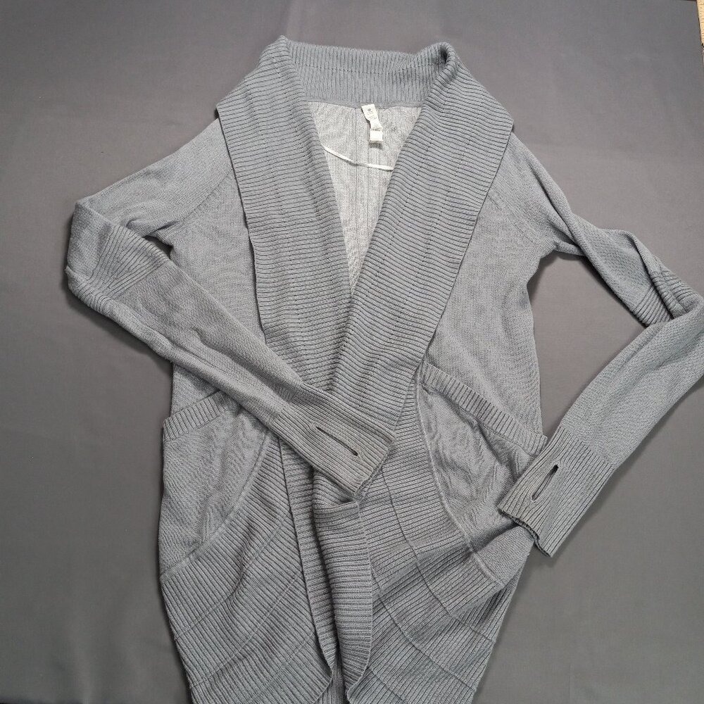 Lululemon Gray Shawl Collar Wrap Cardigan Sweater Thumbholes Size 4 Gray
